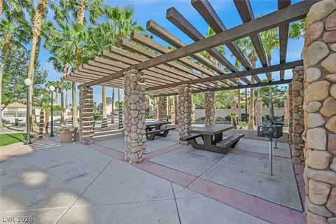 Exterior - 796 Vortex Ave, Henderson, NV 89002 photo 7 of 9
