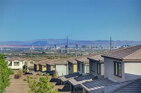 103 Medianoche St, Las Vegas, NV 89138
