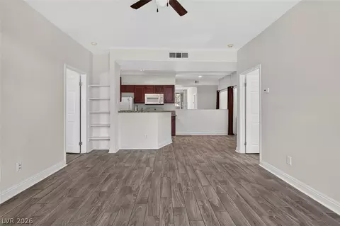 5170 S Jones Blvd #108, Las Vegas, NV 89118