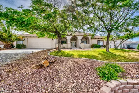 2061 Iroquois Ave, Pahrump, NV 89048
