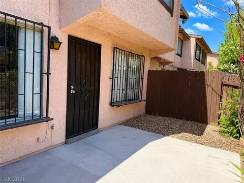4338 Caliente St #12, Las Vegas, NV 89119