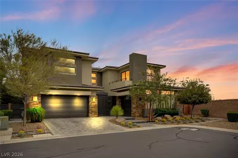 1 Moonfire Dr, Las Vegas, NV 89135
