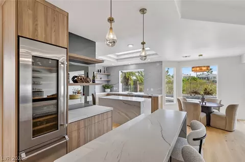 1900 Glenview Dr, Las Vegas, NV 89134