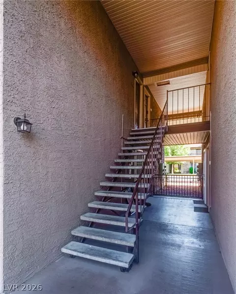 5061 River Glen Dr #88, Las Vegas, NV 89103