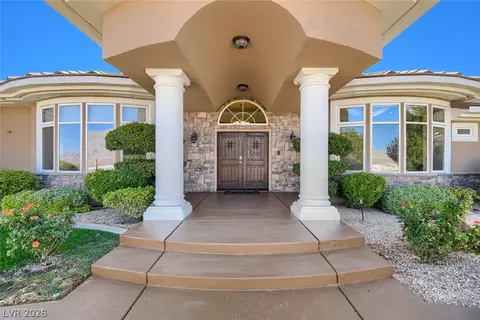 6325 W Iron Mountain Rd, Las Vegas, NV 89131