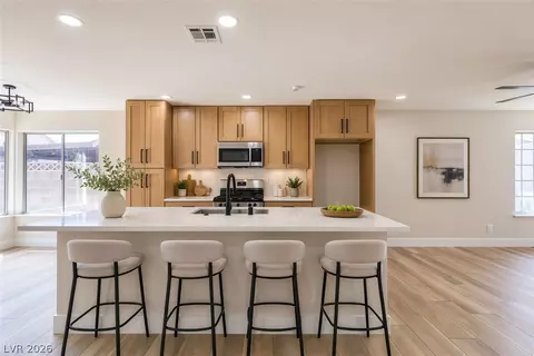 1640 Divinity St, Las Vegas, NV 89142