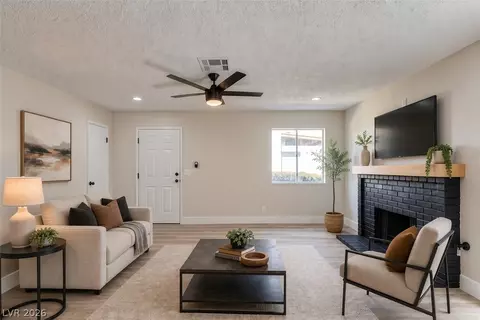 3638 Villa Knolls East Dr, Las Vegas, NV 89120