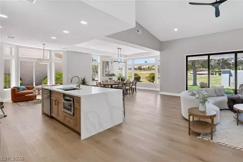 2825 Billy Casper Dr, Las Vegas, NV 89134