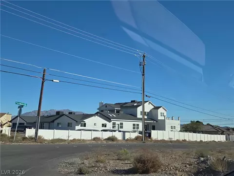 5724 N Grand Canyon Dr, Las Vegas, NV 89149