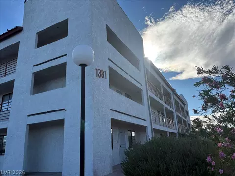 1381 E University Ave #207, Las Vegas, NV 89119