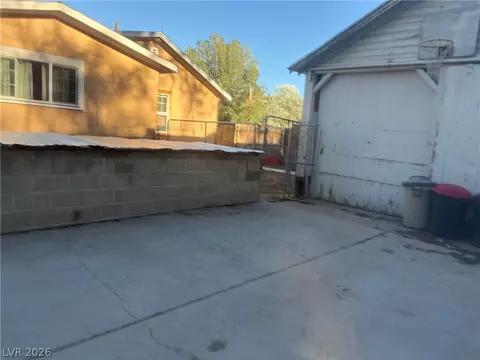 Exterior - 1071 Canyon St, Ely, NV 89301 photo 6 of 9