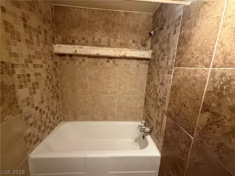 Bath - 1071 Canyon St, Ely, NV 89301 photo 4 of 5
