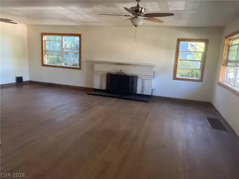 Living - 1071 Canyon St, Ely, NV 89301 photo 1 of 2