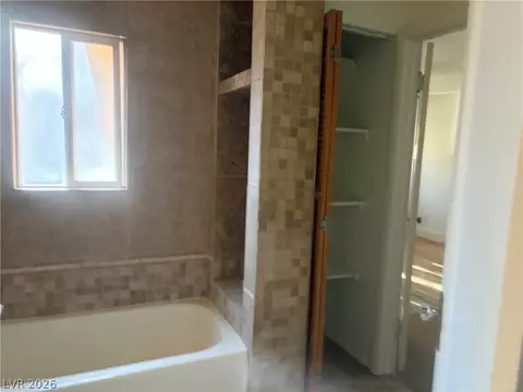 Bath - 1071 Canyon St, Ely, NV 89301 photo 1 of 5