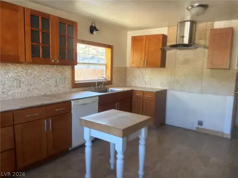 Kitchen - 1071 Canyon St, Ely, NV 89301 photo 1 of 3