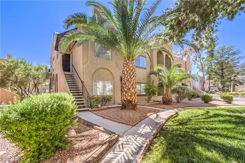 5181 Pioneer Ave #202, Las Vegas, NV 89146