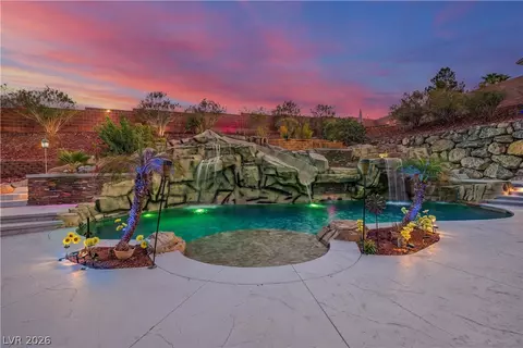 733 Smokey Mountain Ave, Henderson, NV 89012