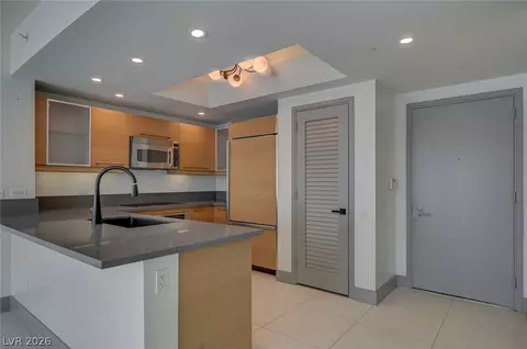 222 Karen Ave #2204, Las Vegas, NV 89109