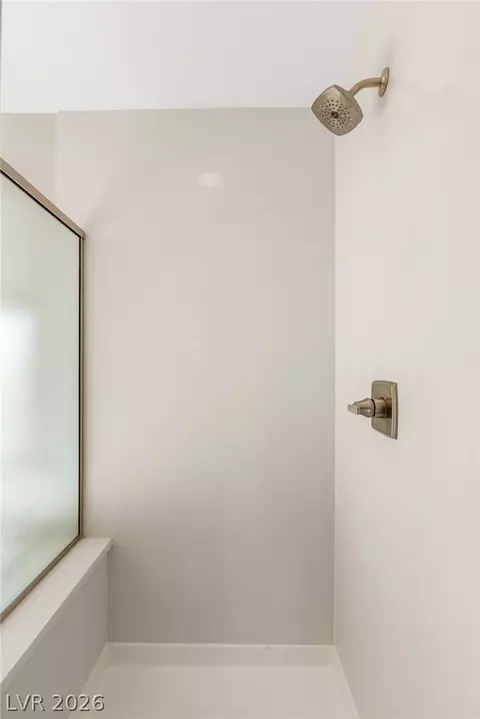 Bath - 316 Cape Seville Pl, Henderson, NV 89015 photo 3 of 4