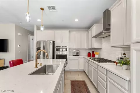 Kitchen - 316 Cape Seville Pl, Henderson, NV 89015 photo 6 of 6