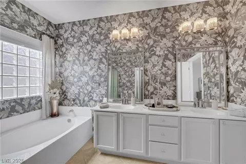Bath - 2635 Dirleton Pl, Henderson, NV 89044 photo 3 of 4