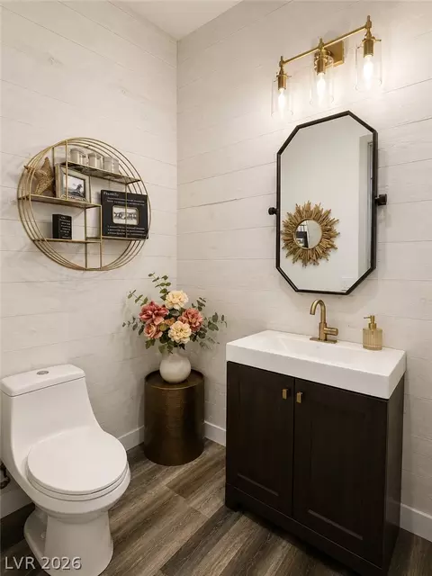 Bath - 2583 Dirleton Pl, Henderson, NV 89044 photo 7 of 10