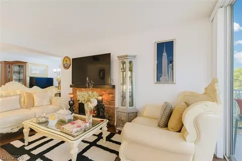 730 S Royal Crest Cir #414, Las Vegas, NV 89169