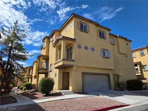 5935 Nuevo Leon St #2, North Las Vegas, NV 89031