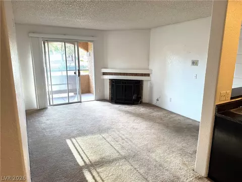 221 Mission Newport Ln #206, Las Vegas, NV 89107