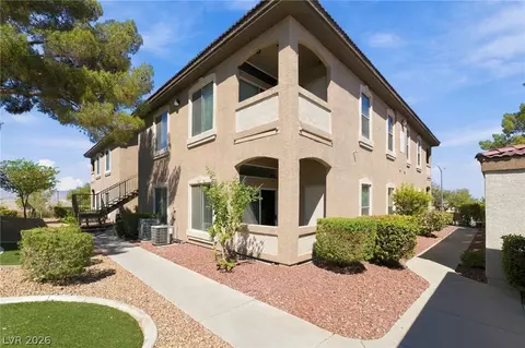 2305 W Horizon Ridge Pkwy #211, Henderson, NV 89052