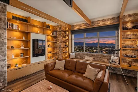 150 Las Vegas Blvd #2015, Las Vegas, NV 89101