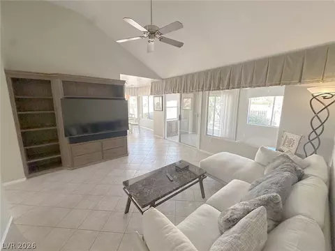 2428 Desert Butte Dr, Las Vegas, NV 89134
