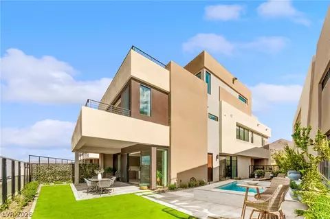 26 Heron Harbour Dr, Henderson, NV 89011