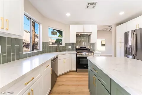 1517 Kirby Dr, Las Vegas, NV 89117