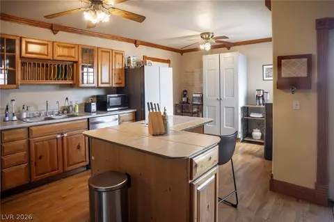Kitchen - 560 Bonelli Ave, Overton, NV 89040 photo 2 of 3