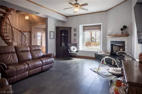 Living - 560 Bonelli Ave, Overton, NV 89040 photo 2 of 2