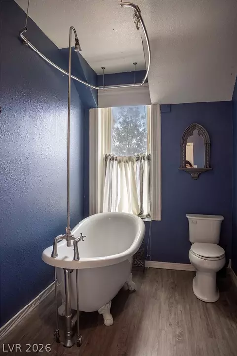 Bath - 560 Bonelli Ave, Overton, NV 89040 photo 2 of 2