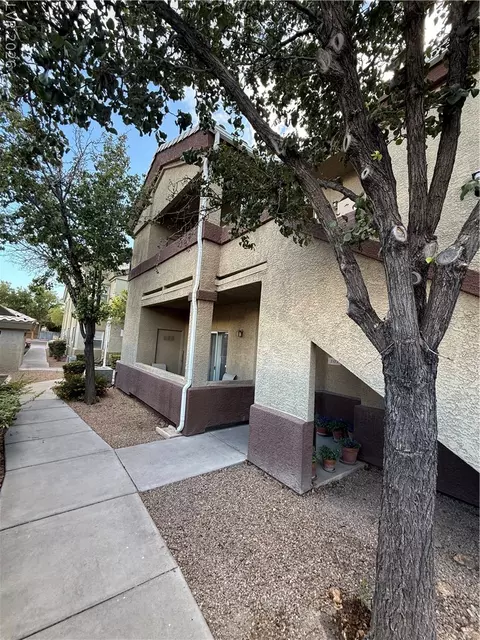 3933 Lazy Pine St #201, Las Vegas, NV 89108