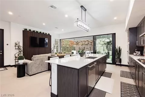 13 Promenade Isle Ln, Henderson, NV 89011