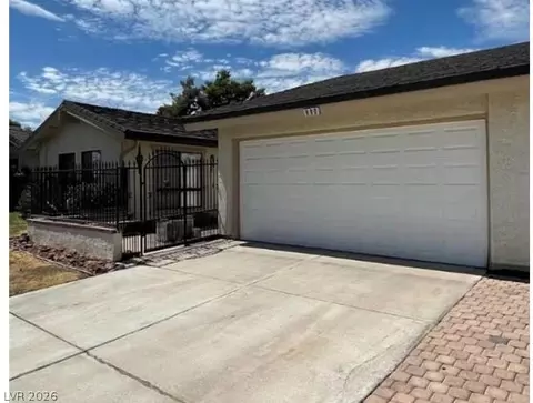 600 Woodmount Dr, Las Vegas, NV 89107