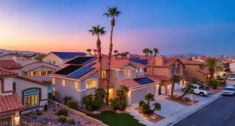 8240 Campana Dr, Las Vegas, NV 89147