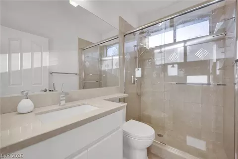 Bath - 2154 Eaglepath Cir, Henderson, NV 89074 photo 4 of 4
