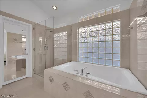 Bath - 2154 Eaglepath Cir, Henderson, NV 89074 photo 2 of 4