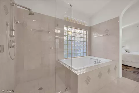 Bath - 2154 Eaglepath Cir, Henderson, NV 89074 photo 3 of 4