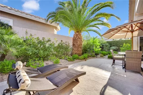 Exterior - 2154 Eaglepath Cir, Henderson, NV 89074 photo 4 of 8