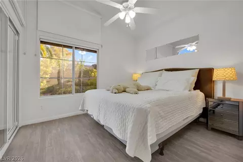 Bedroom - 2154 Eaglepath Cir, Henderson, NV 89074 photo 4 of 6