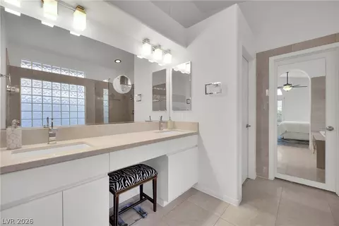 Bath - 2154 Eaglepath Cir, Henderson, NV 89074 photo 1 of 4
