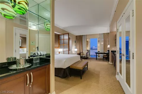 135 E Harmon Ave #1817, Las Vegas, NV 89109
