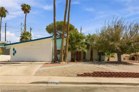 3232 Pawnee Dr, Las Vegas, NV 89169