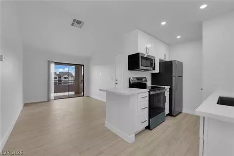 5111 Lindell Rd #202, Las Vegas, NV 89118